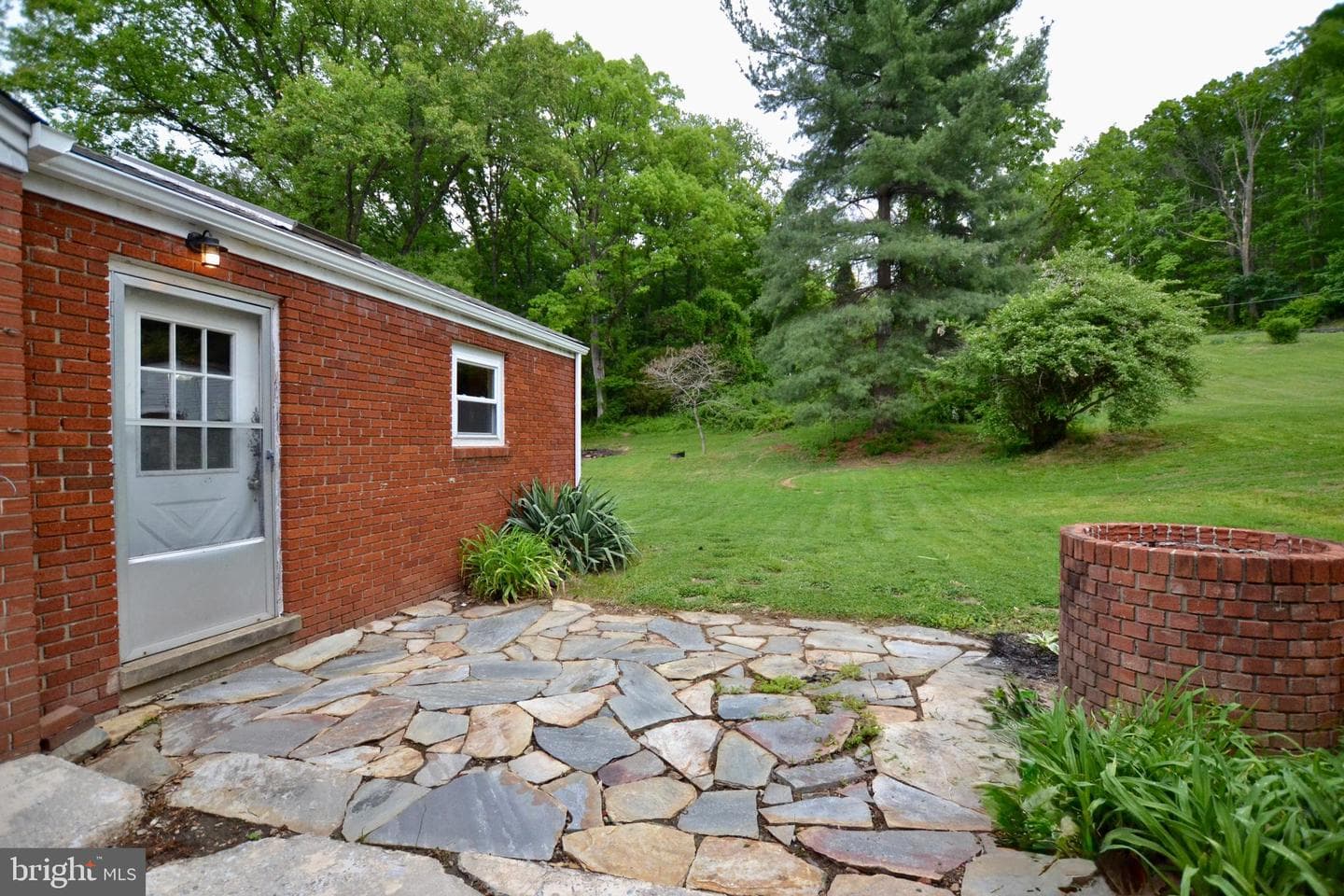 930 Chestnut Hill Road photo 3