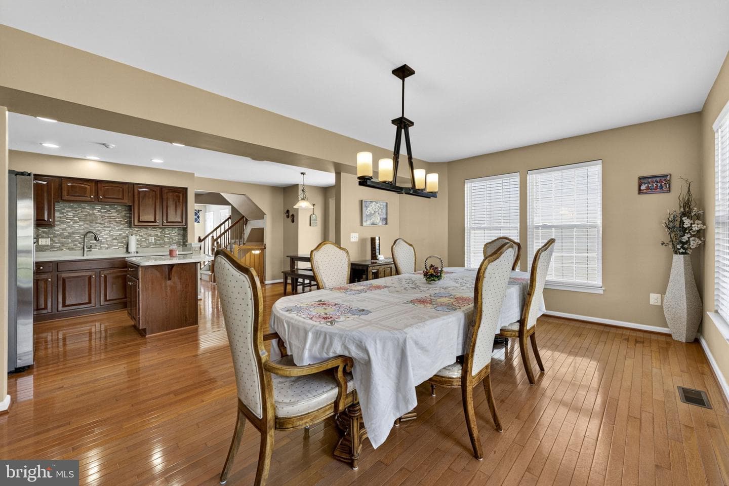 1327 Mare Street photo 35