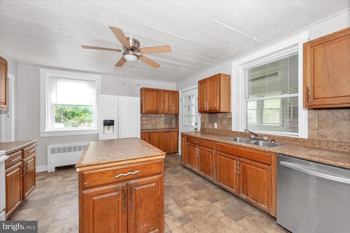 576 Halltown Road photo 24