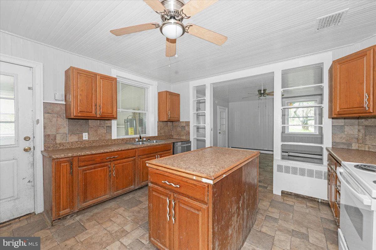 576 Halltown Road photo 26
