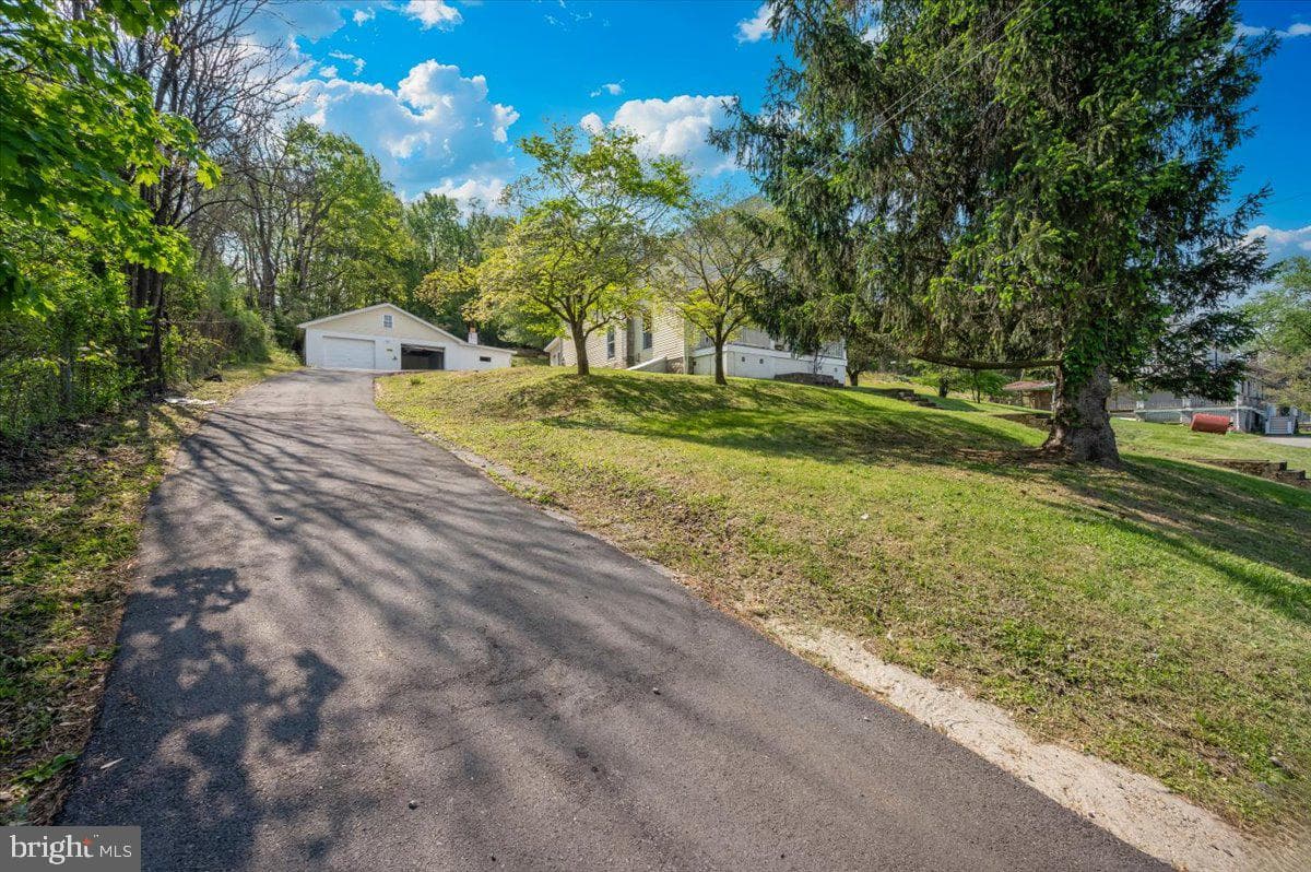 576 Halltown Road photo 59