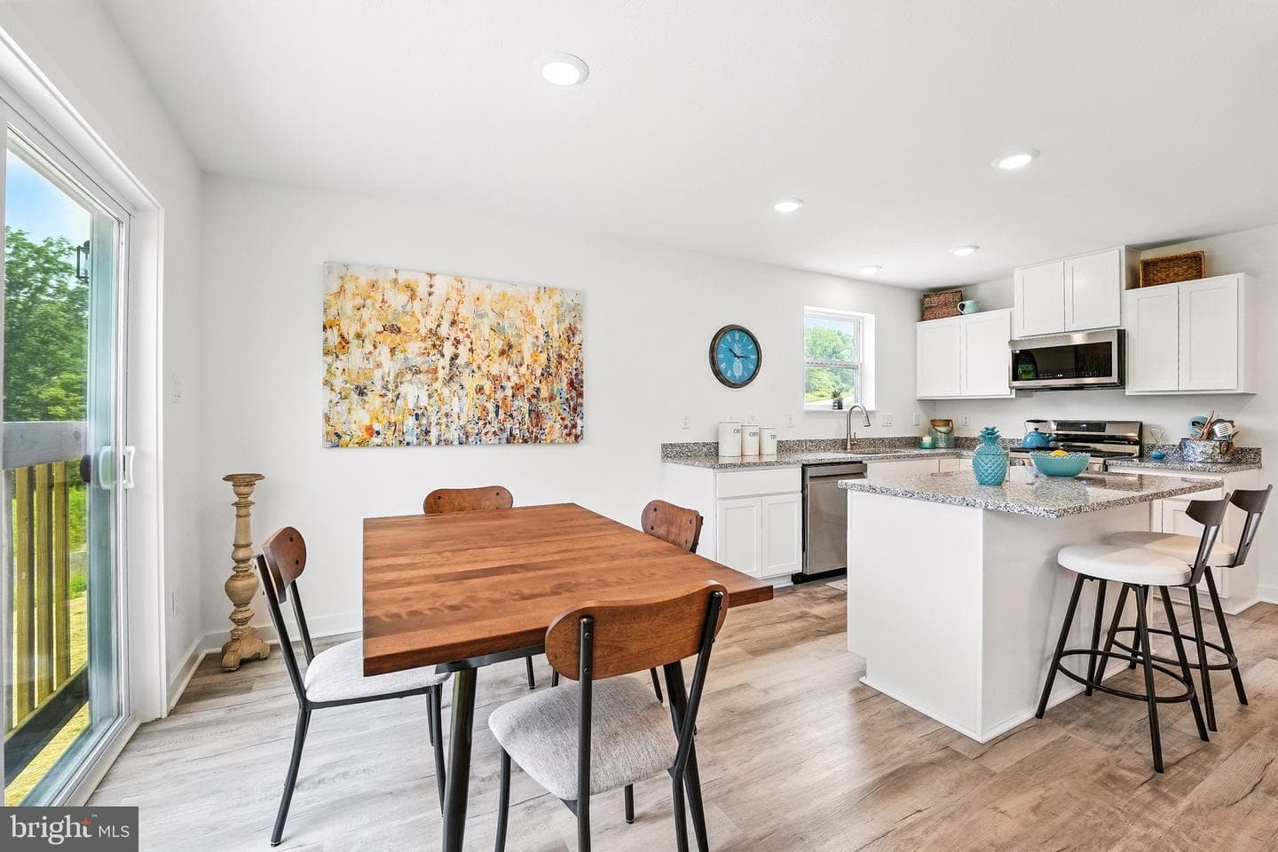 1 Thorton Avenue photo 5
