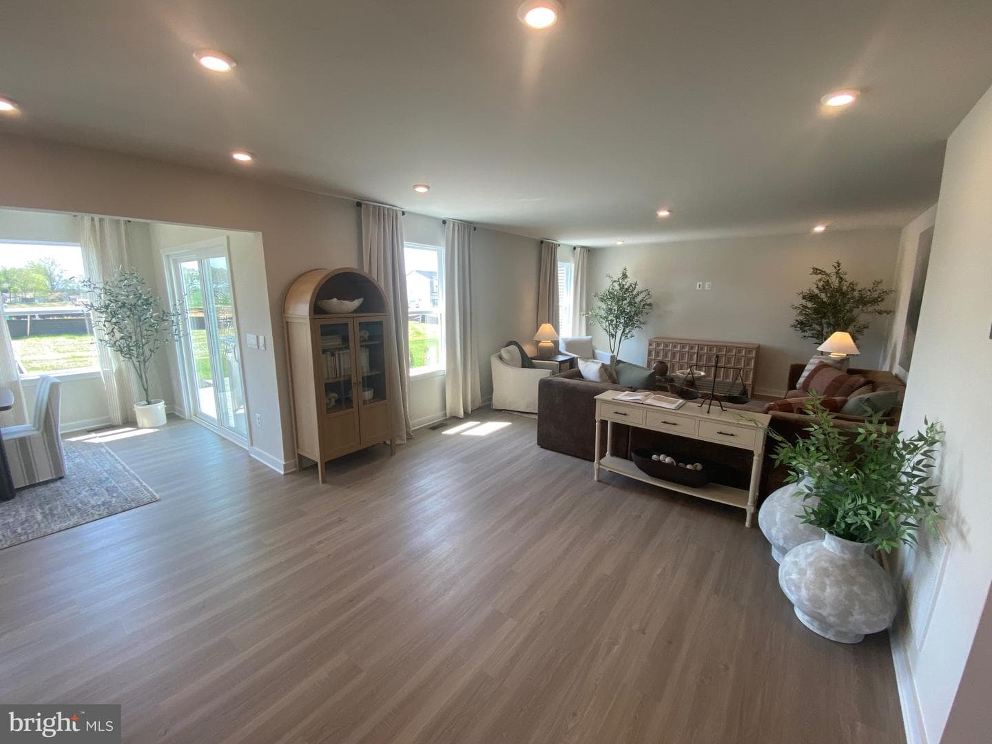 227 Monroe Avenue photo 4