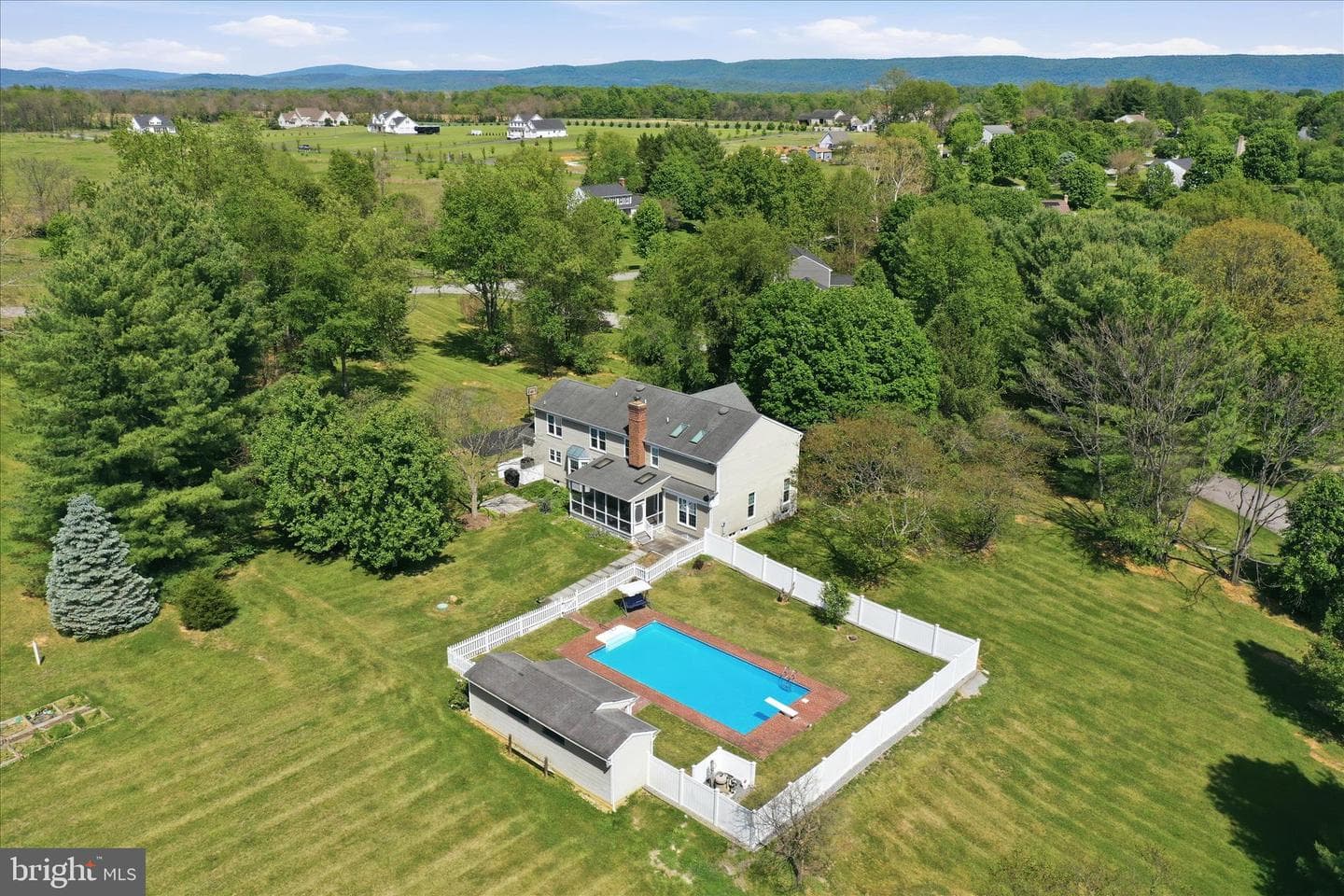 44 Belmont Court photo 58