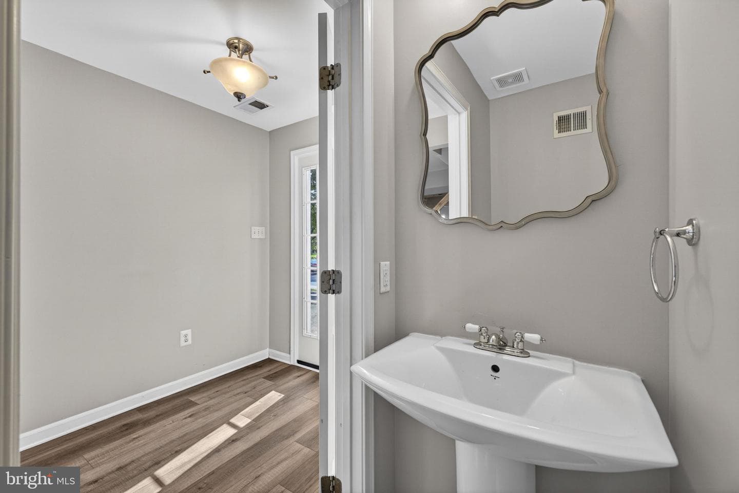 1229 Mare Street photo 14