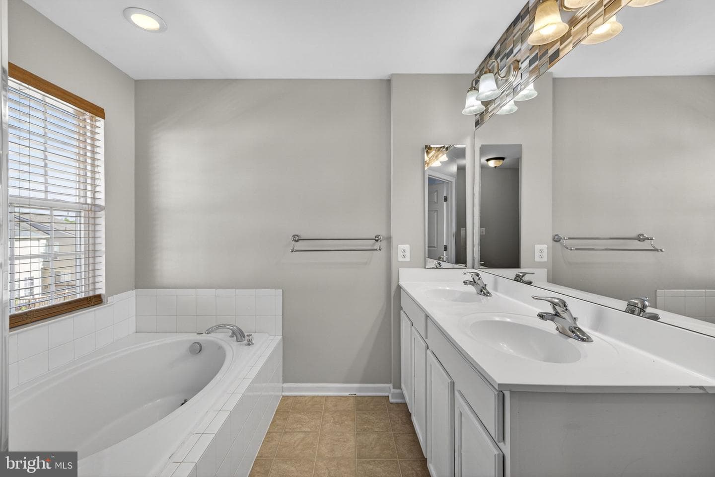 1229 Mare Street photo 59