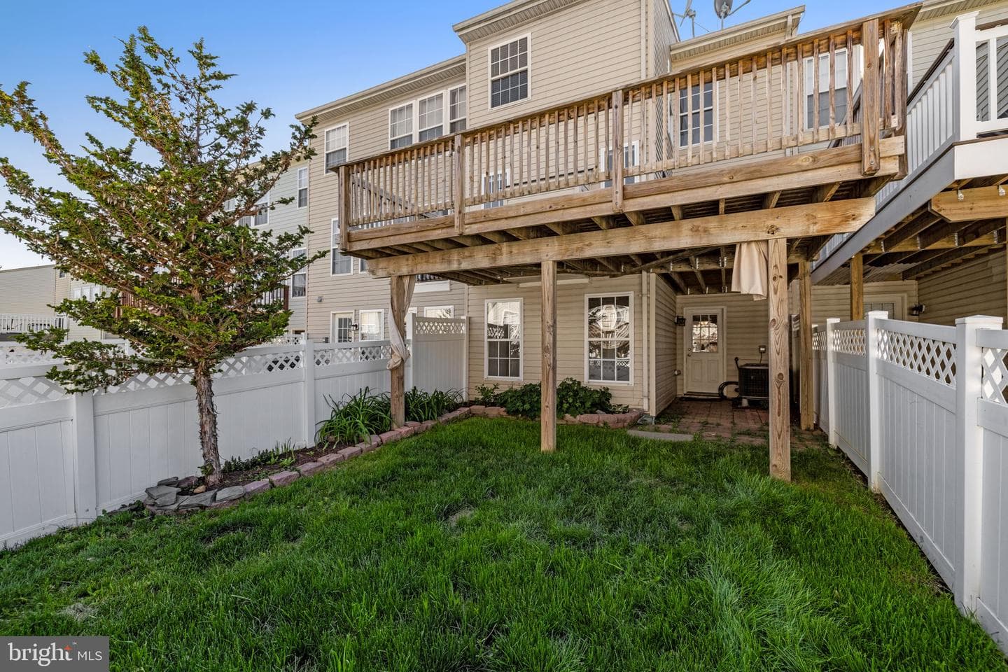 1229 Mare Street photo 69