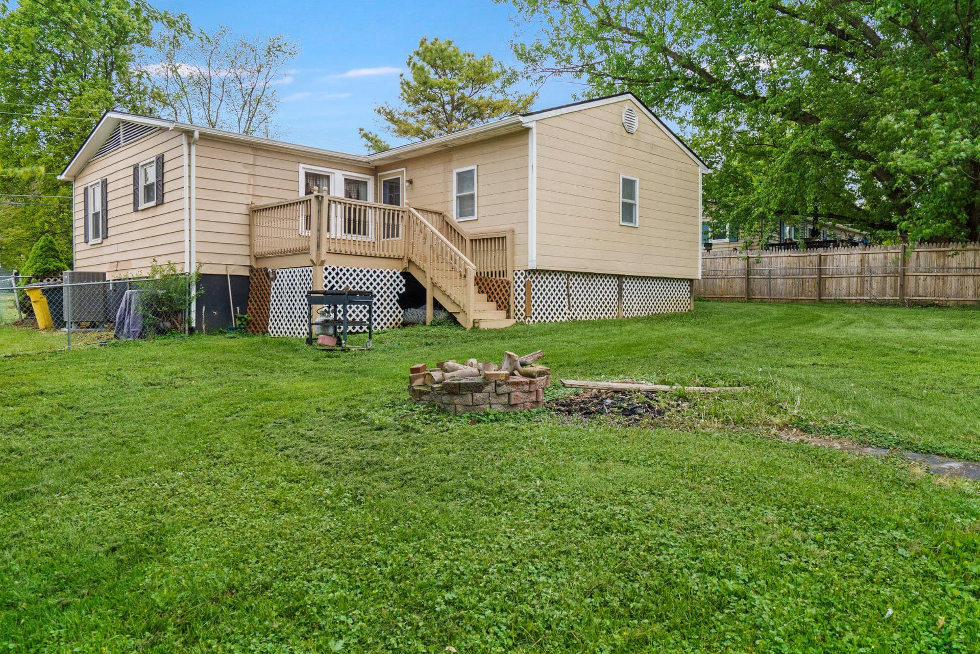 223 Marie Drive photo 4