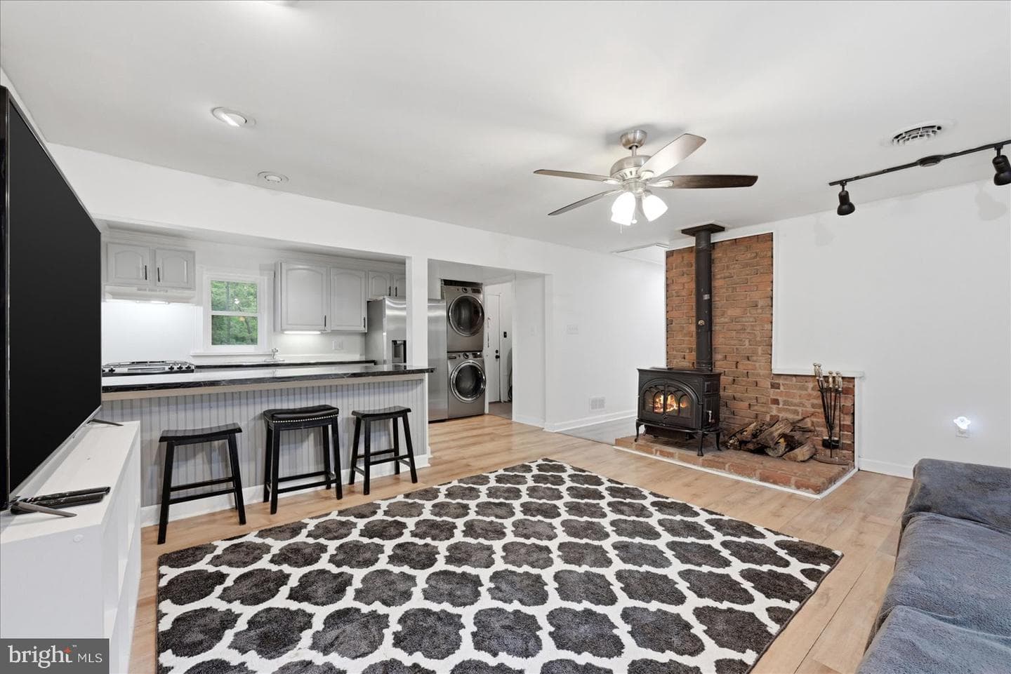 65 Floral Lane photo 13