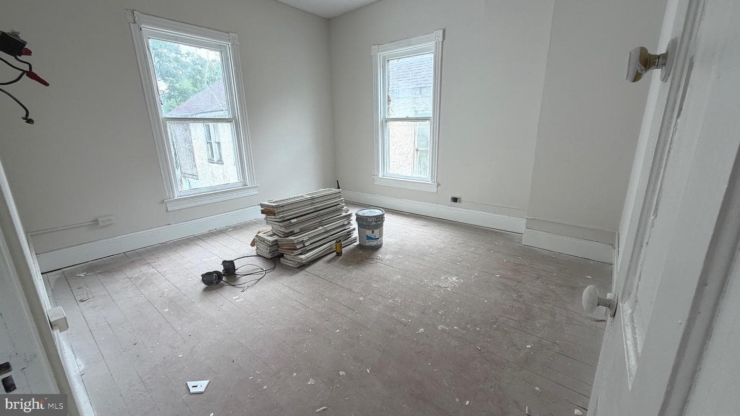 311 E Washington Street photo 22