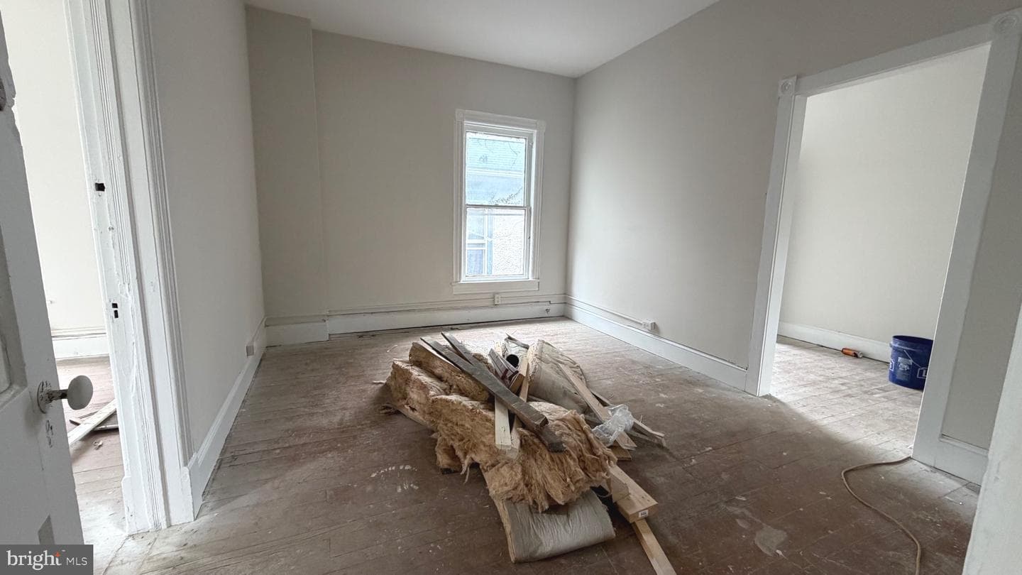 311 E Washington Street photo 27