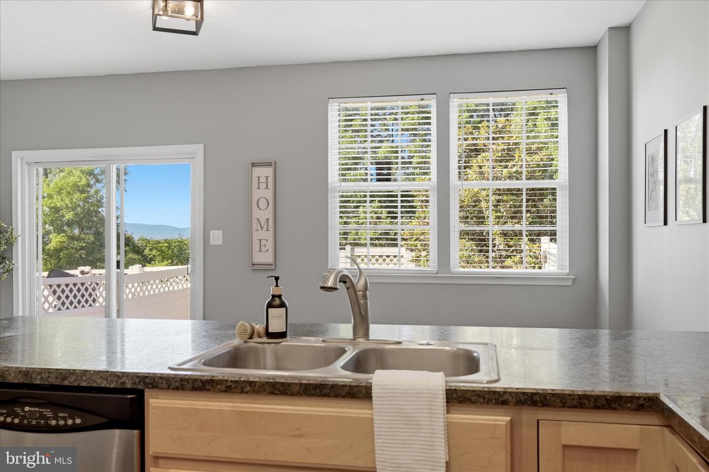 31 Riparian Lane photo 13