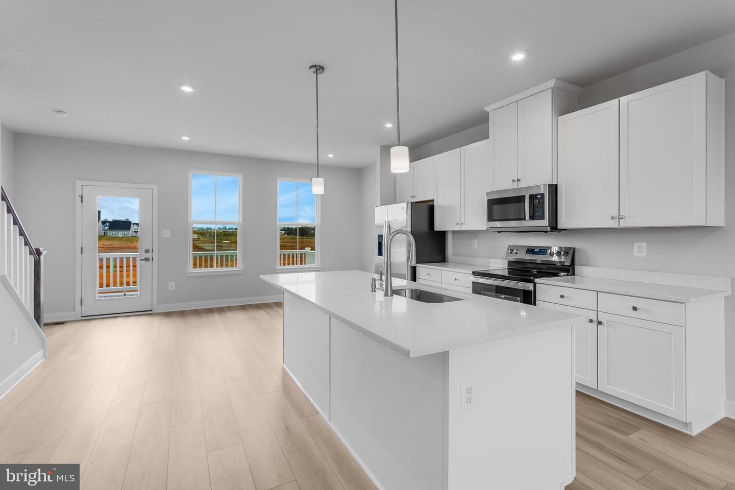 1729 Destrier Street photo 3