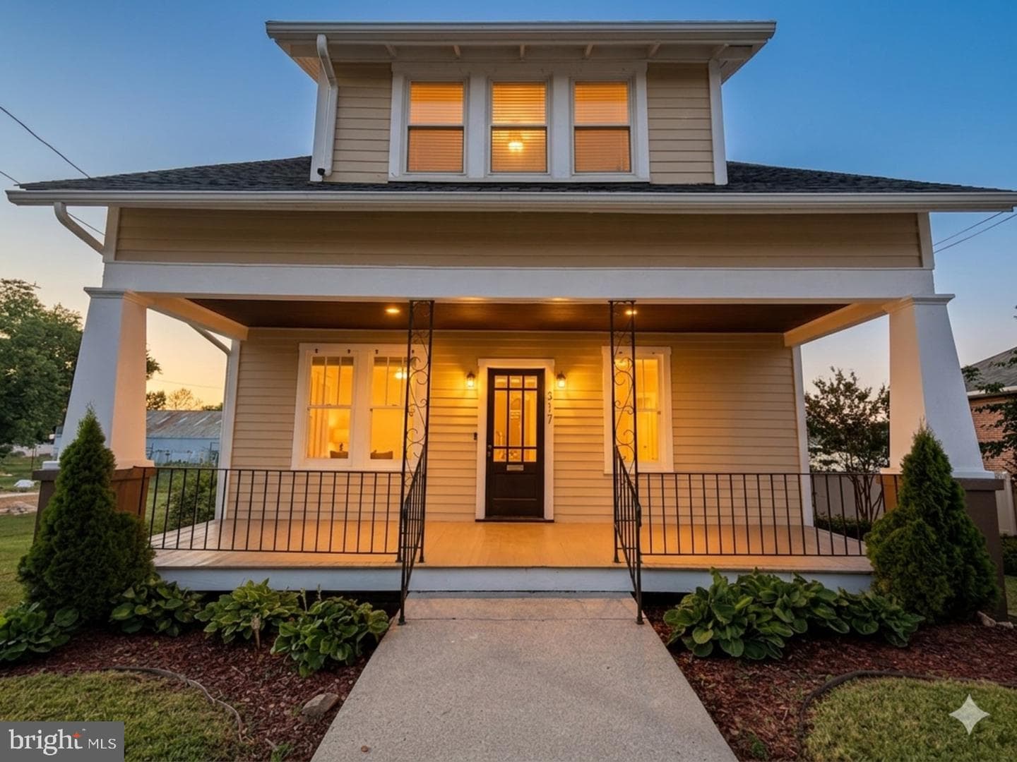 317 E 1st Avenue, Charles Town