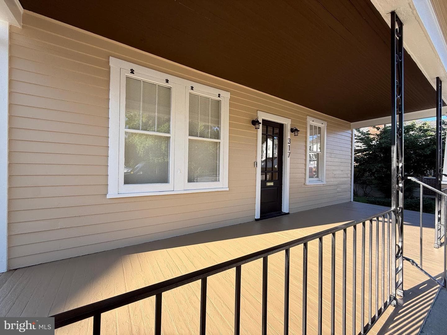 317 E 1st Avenue, Charles Town