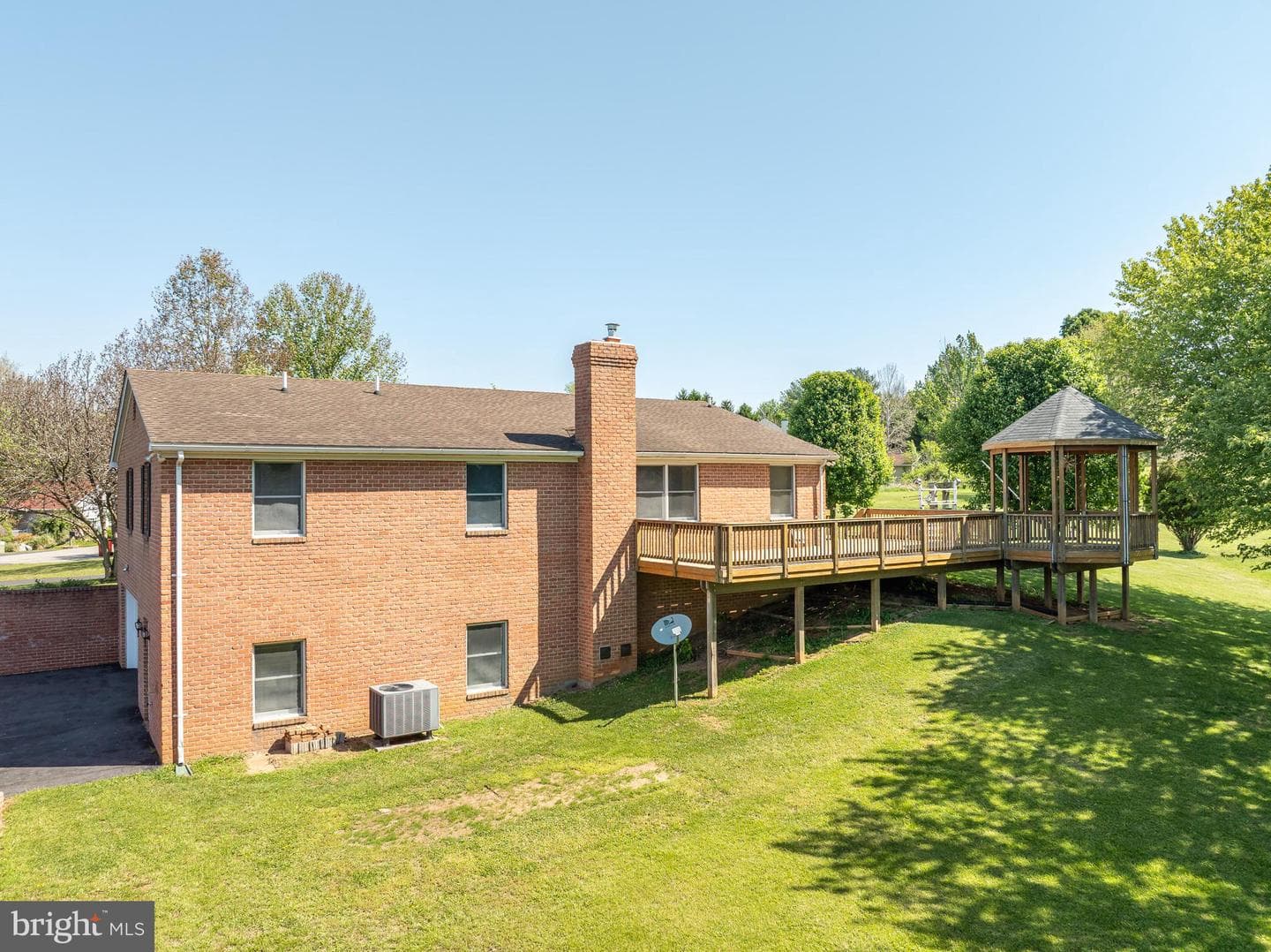 63 Brentwood Court photo 18
