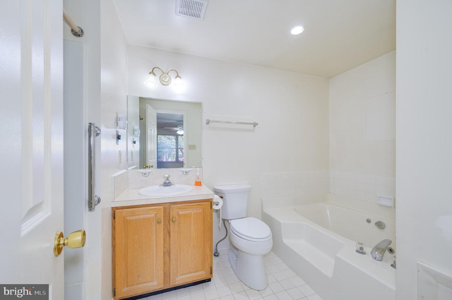 63 Brentwood Court photo 42