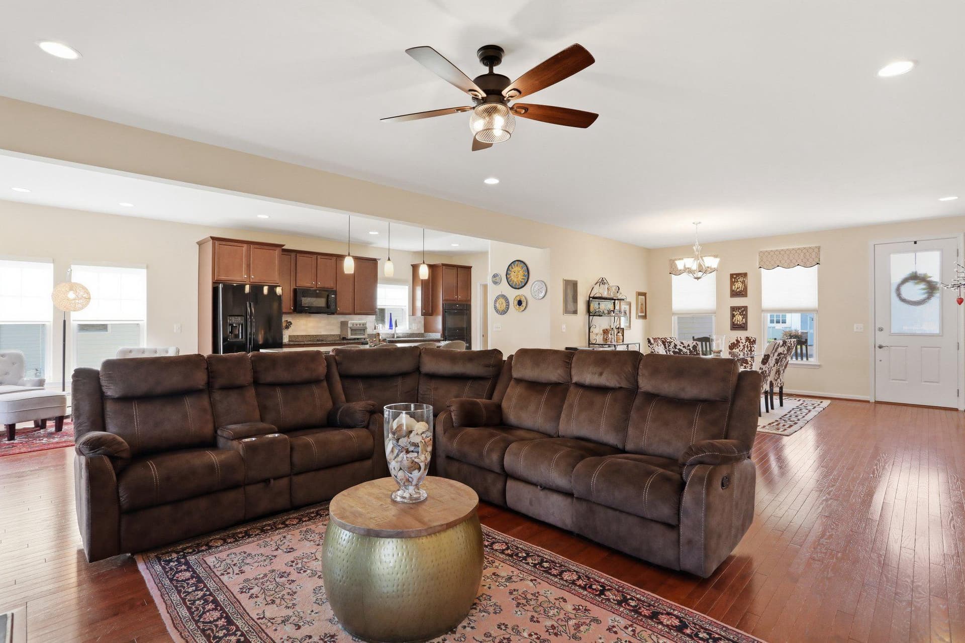 241 Courier Drive photo 10