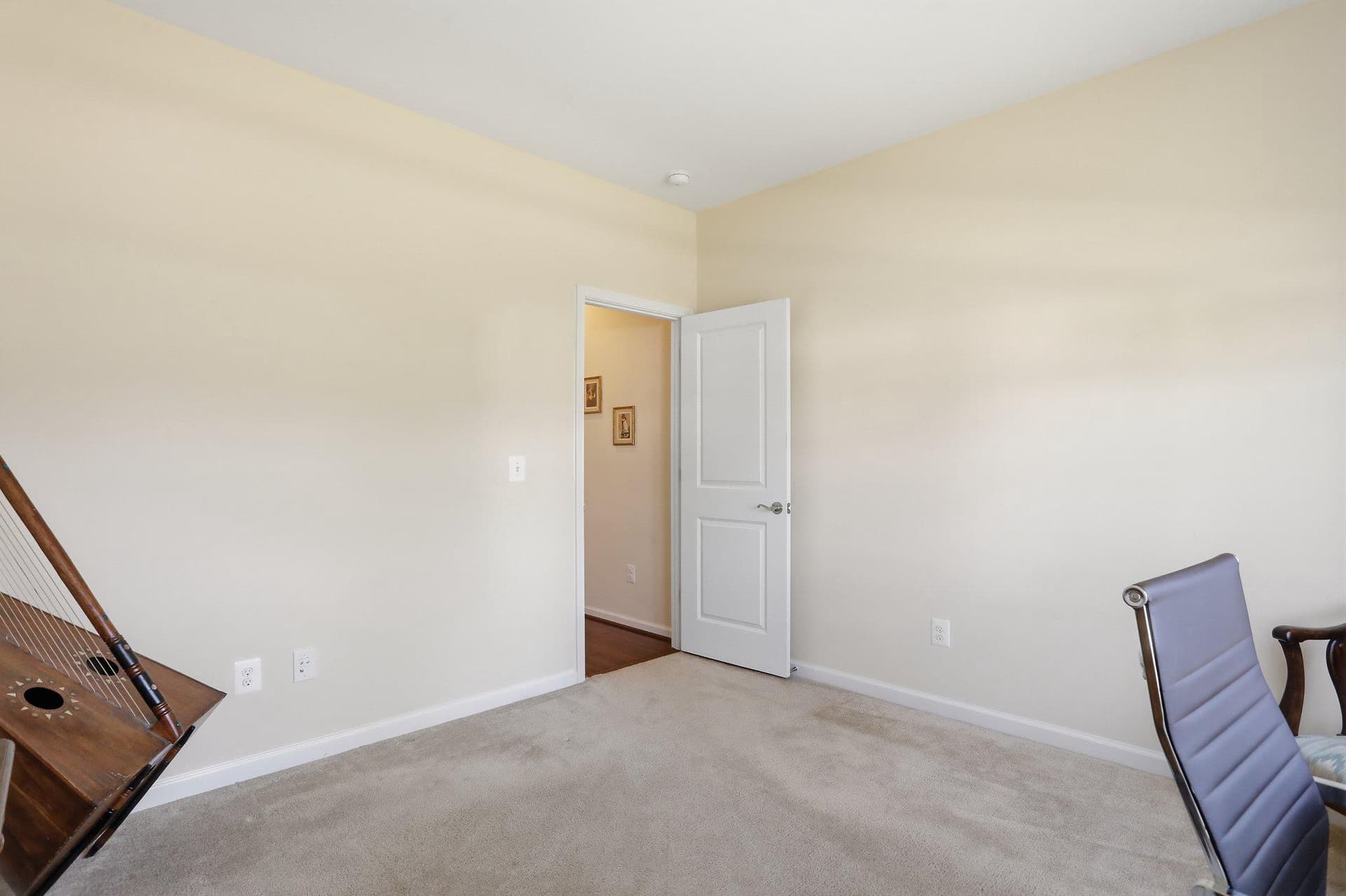 241 Courier Drive photo 31
