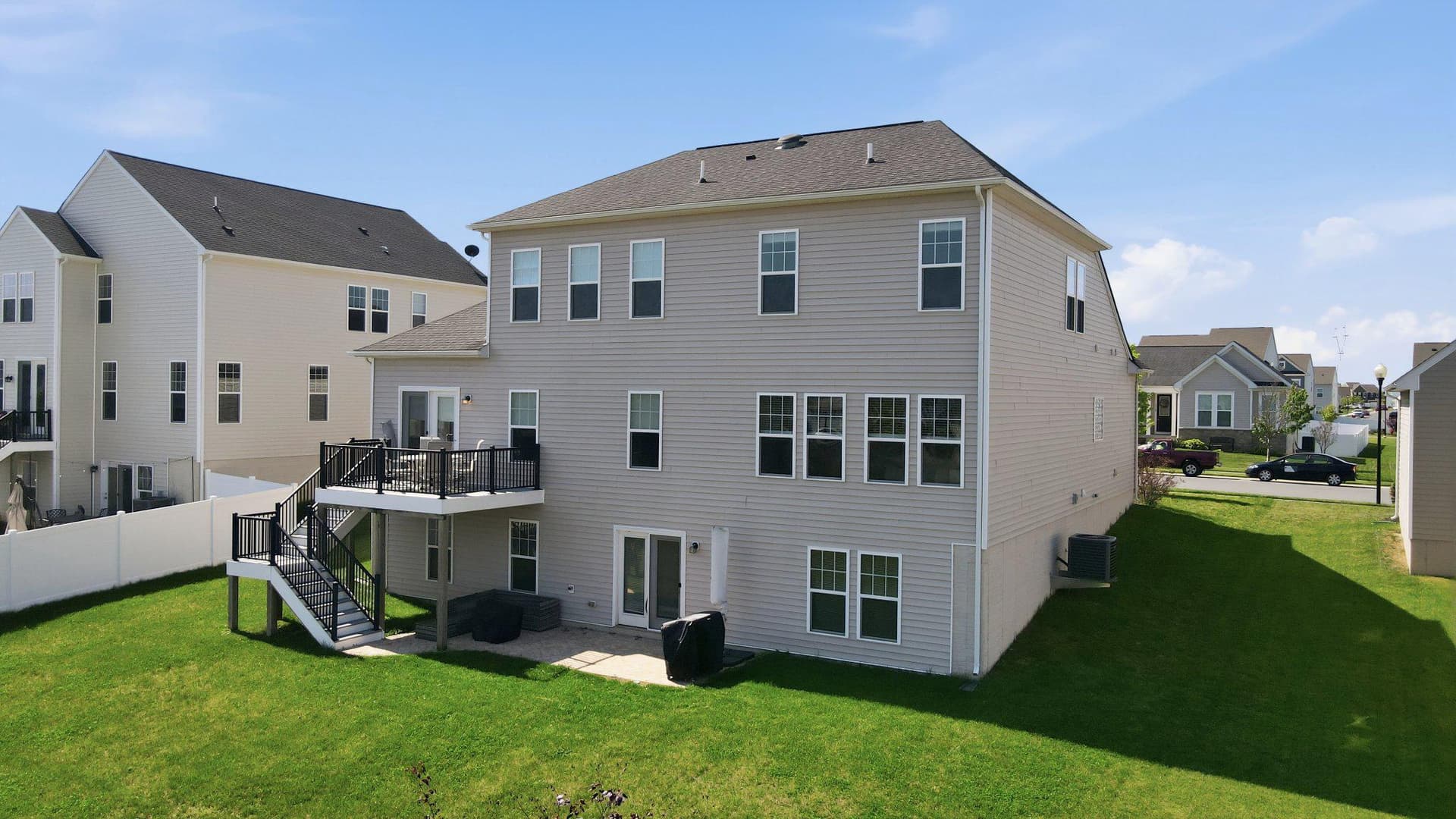 241 Courier Drive photo 50