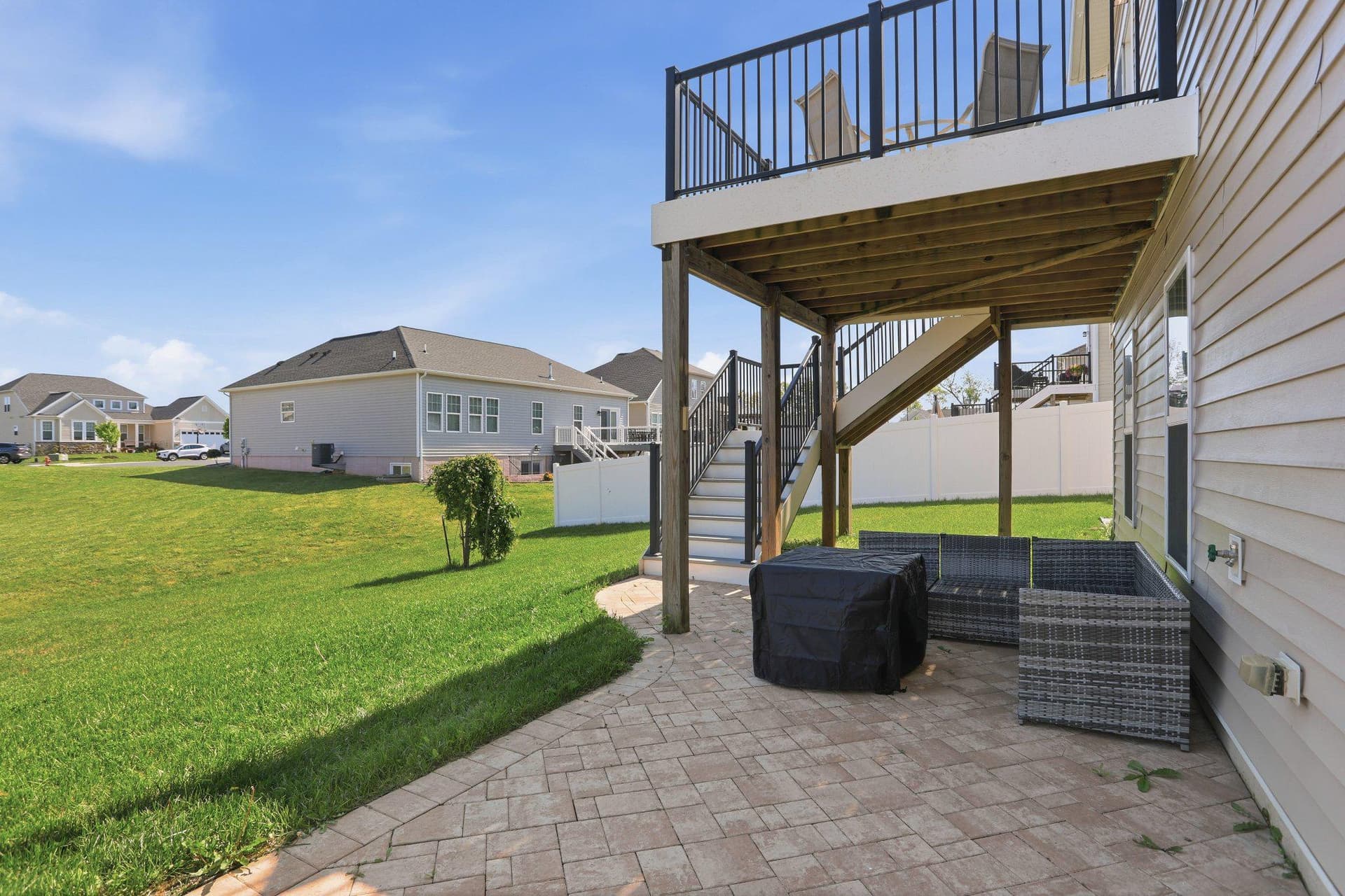 241 Courier Drive photo 51