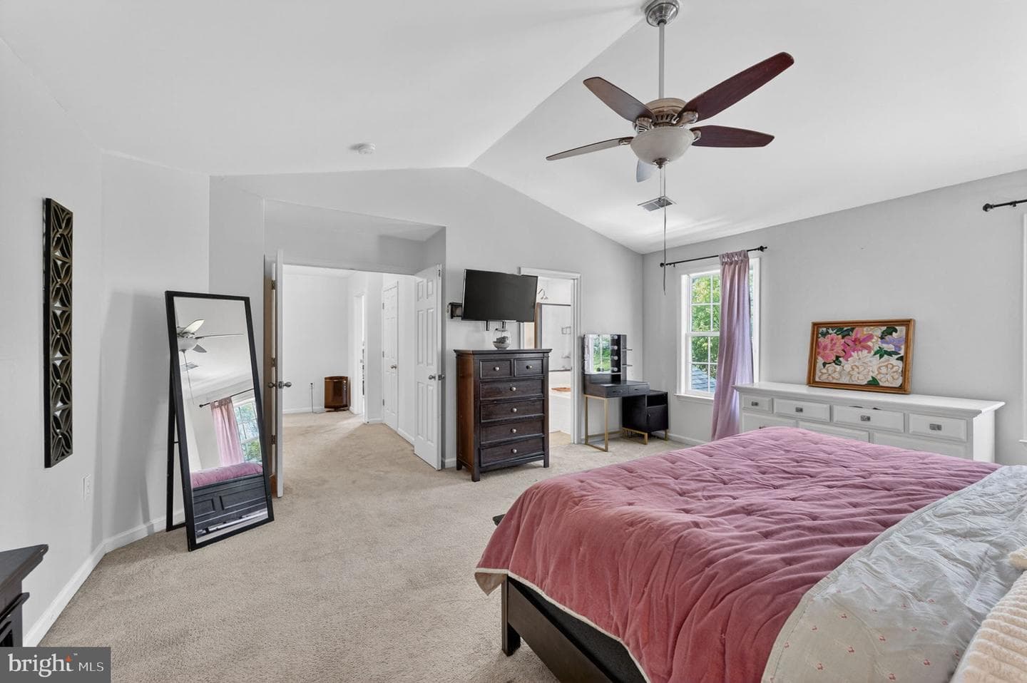 195 Hughs Road photo 3