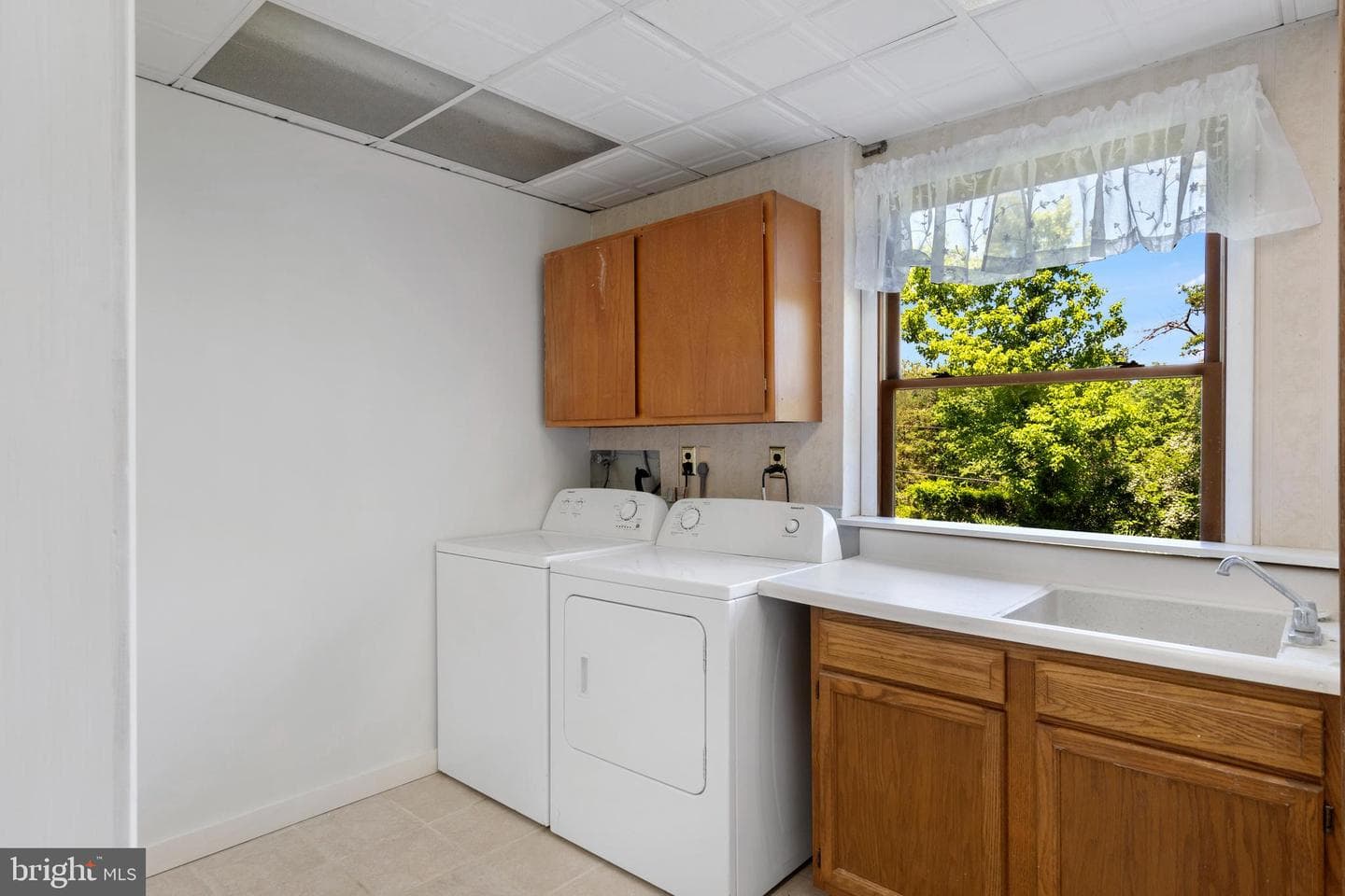 355 Pointfield Drive photo 34