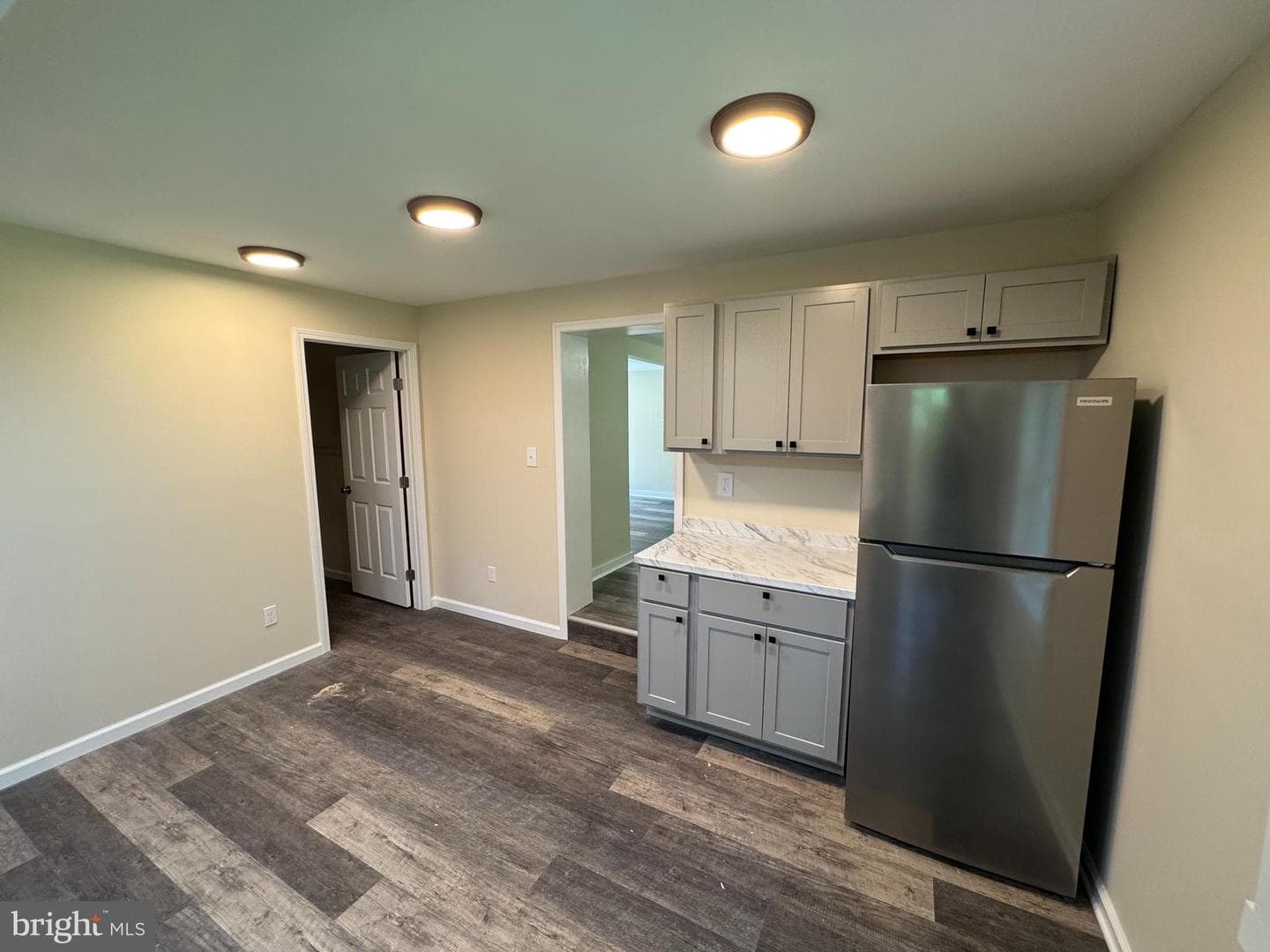65 Dillow Lane photo 12