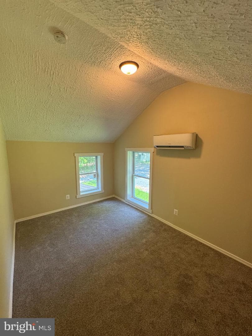 65 Dillow Lane photo 20