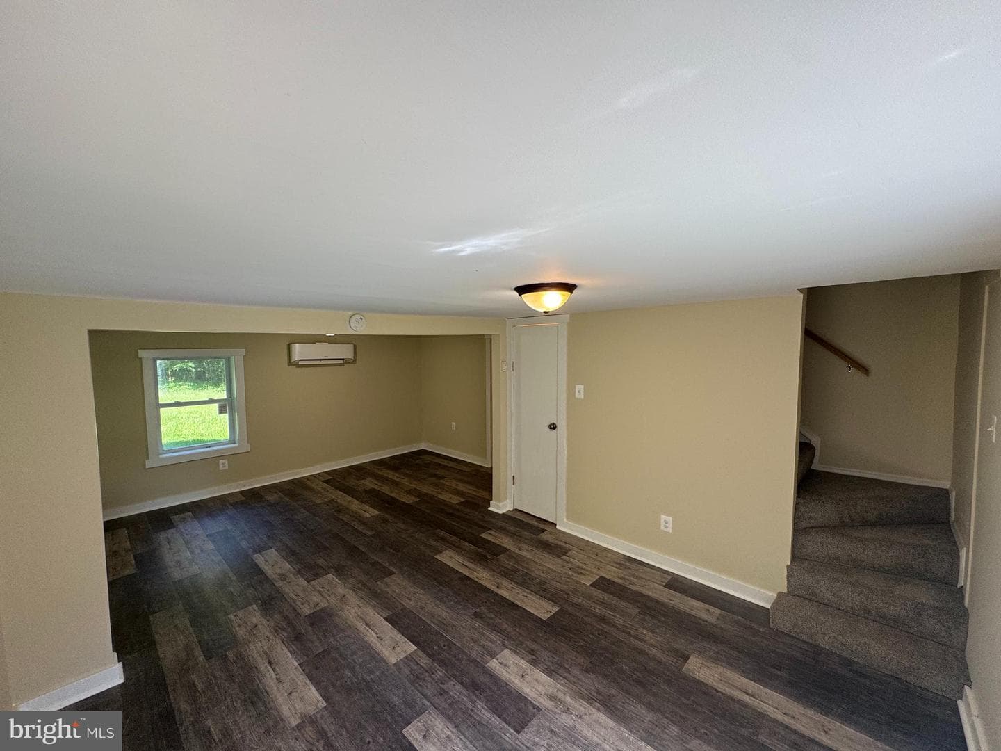 65 Dillow Lane photo 8