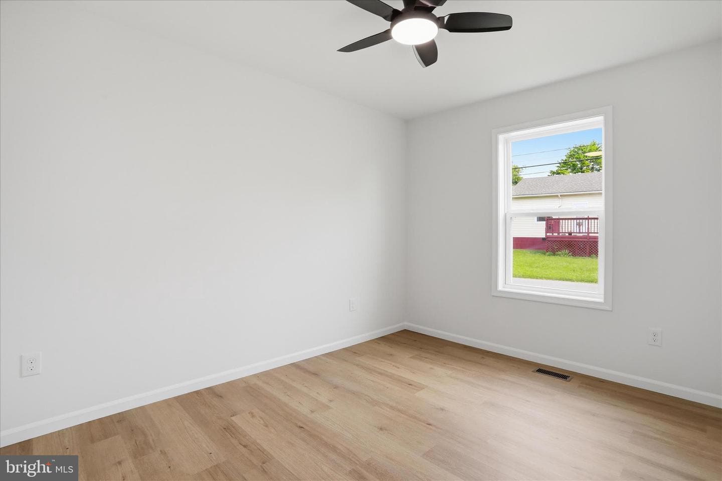 304 East 11th Avenue photo 18
