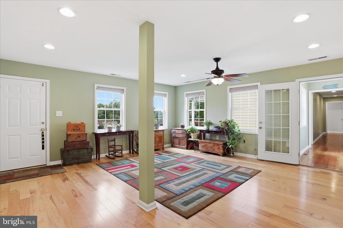 297 Euclid Avenue photo 11