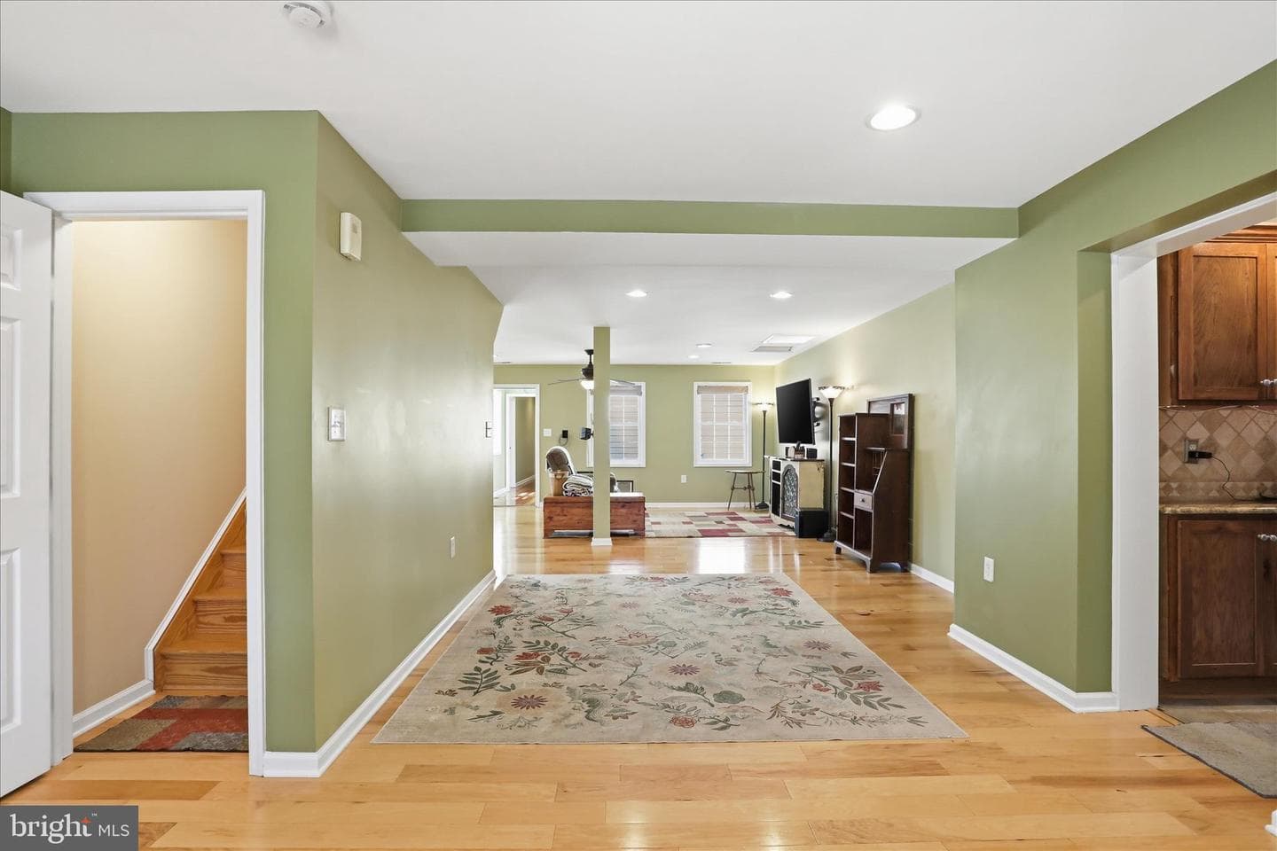 297 Euclid Avenue photo 4