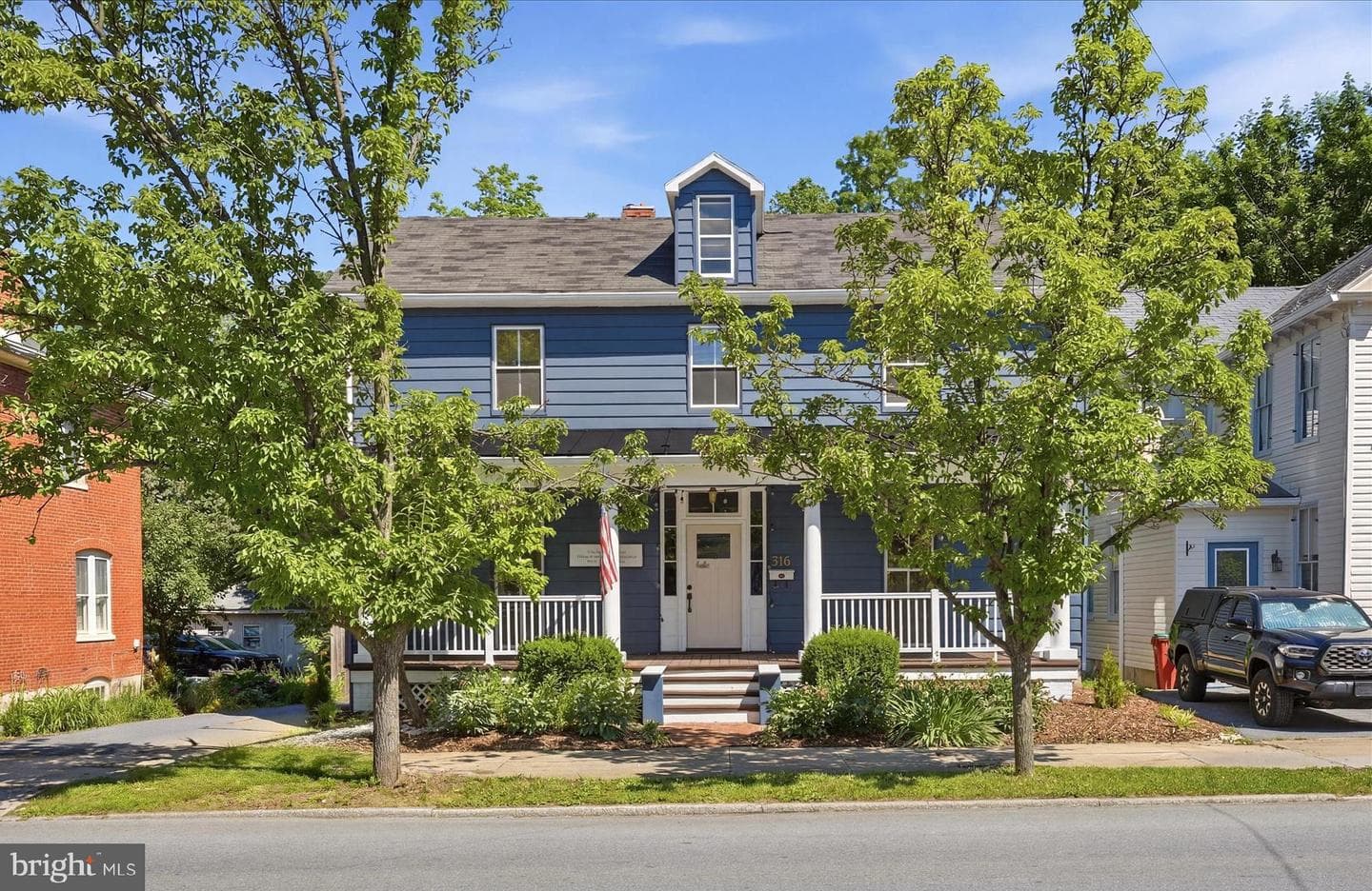 316 E Washington Street, Charles Town
