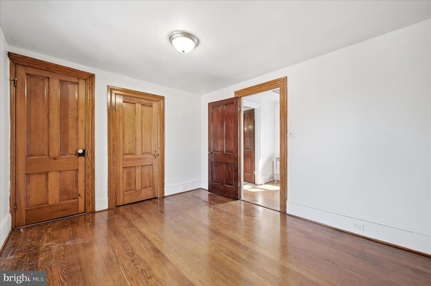 316 E Washington Street photo 47