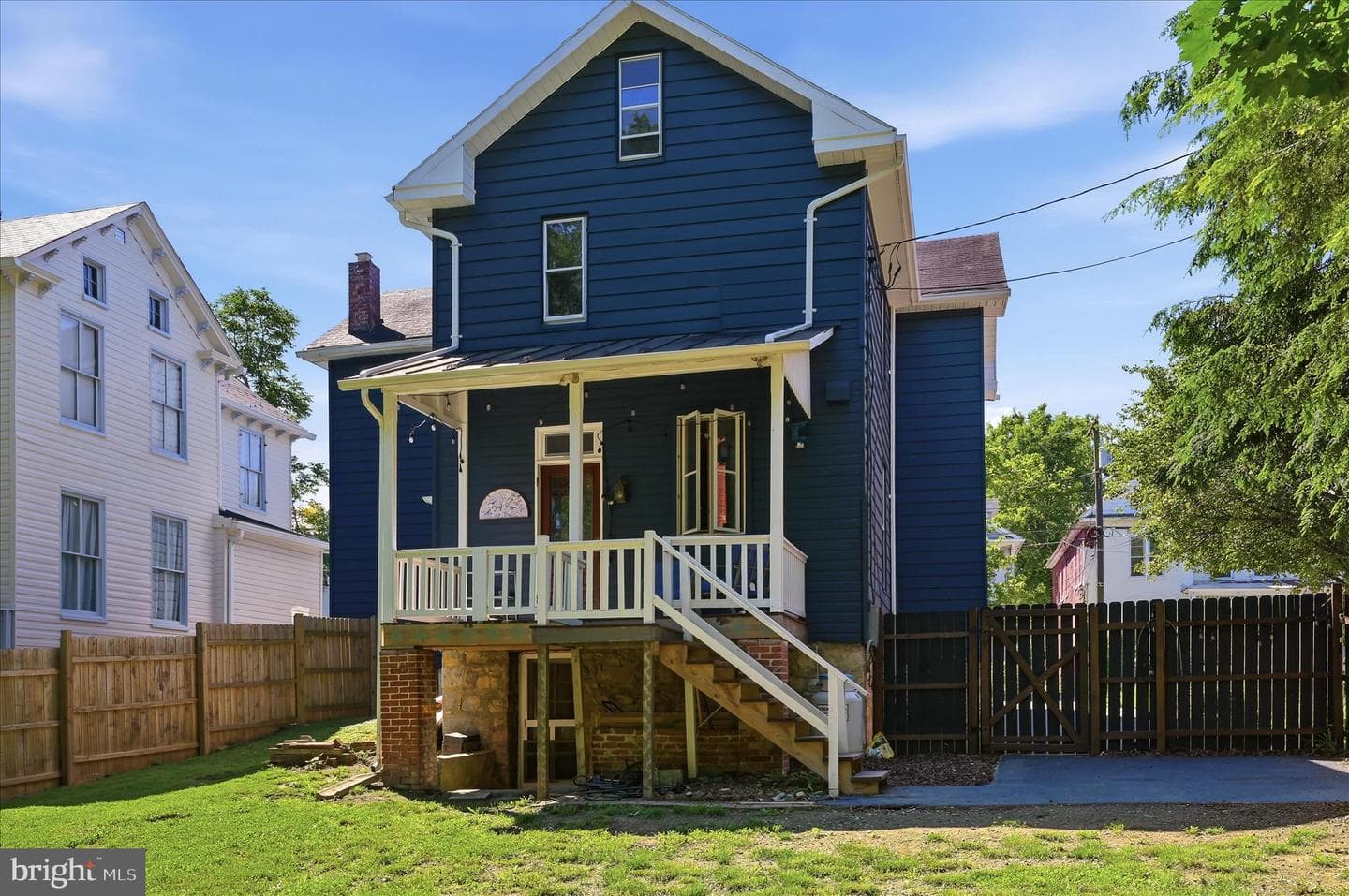 316 E Washington Street photo 60