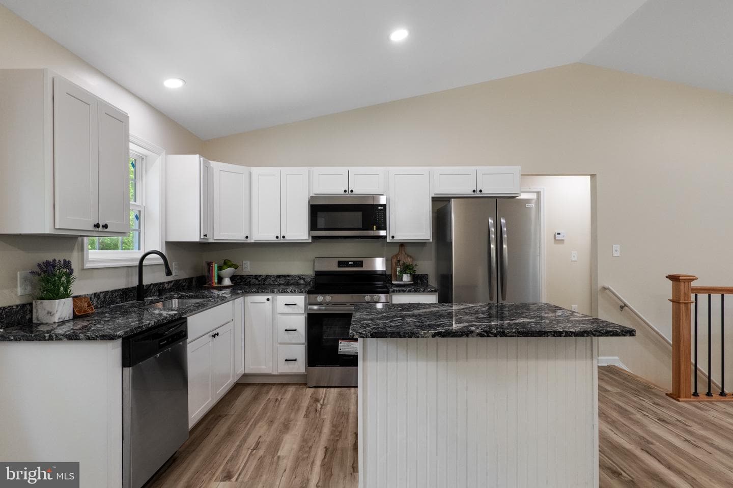 358 Dawn Lane photo 6