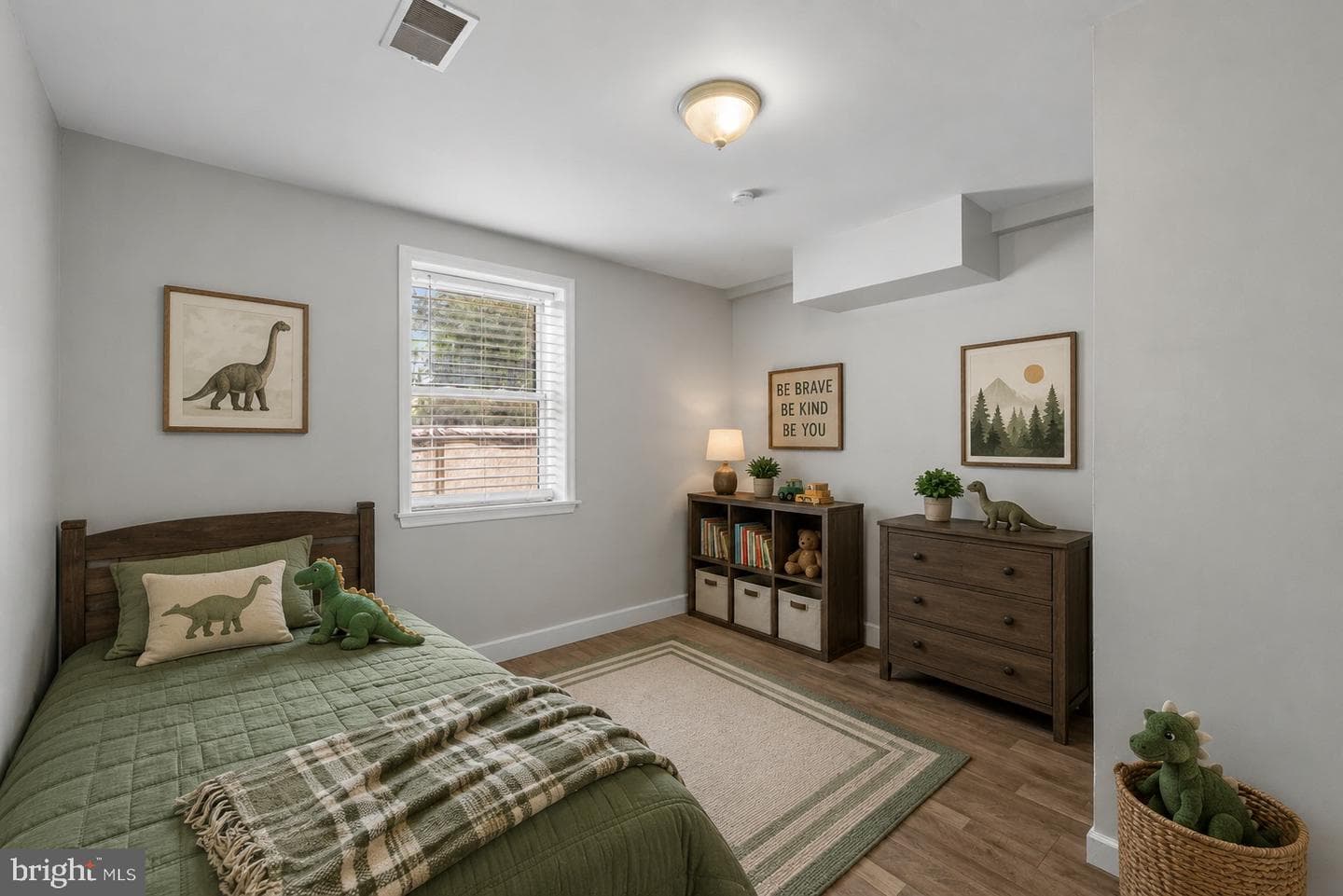 365 Shadowhawk Lane photo 6
