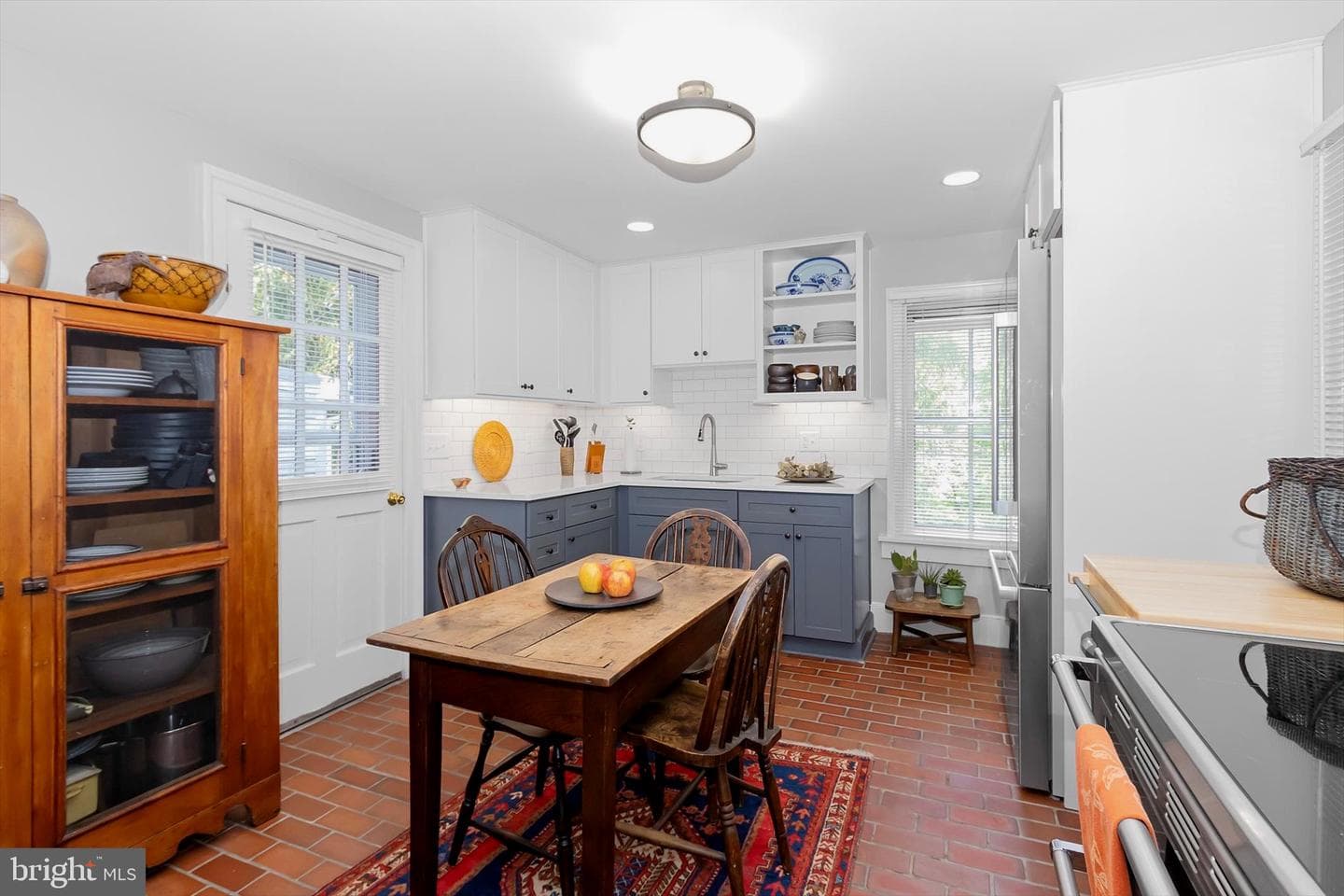 205 W High Street photo 10