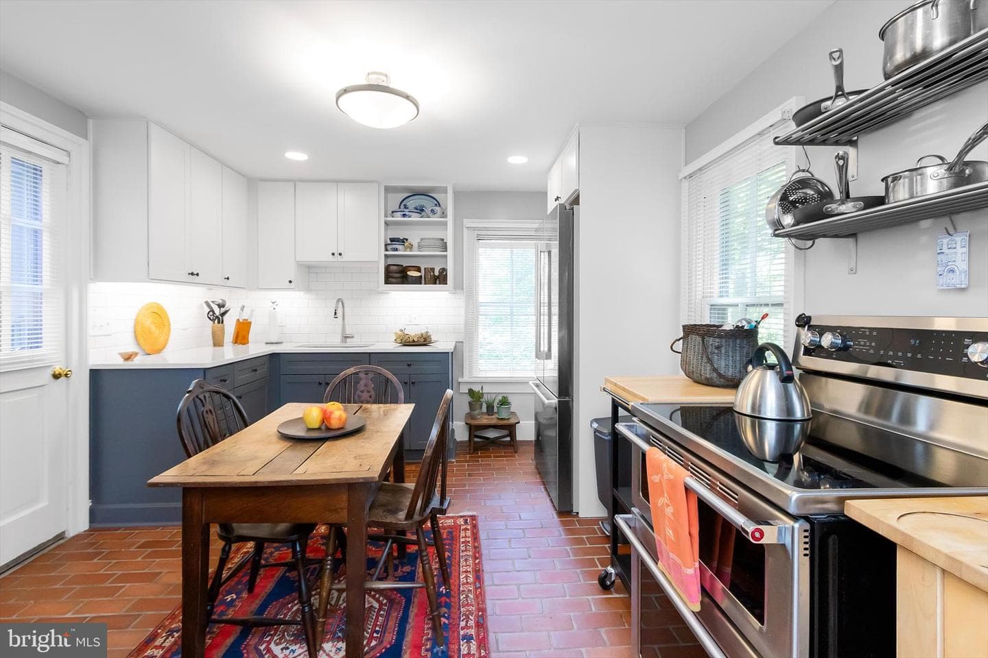 205 W High Street photo 9