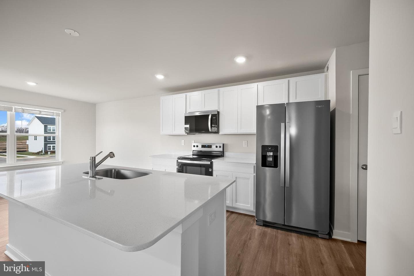 212 Eclipse Street photo 8