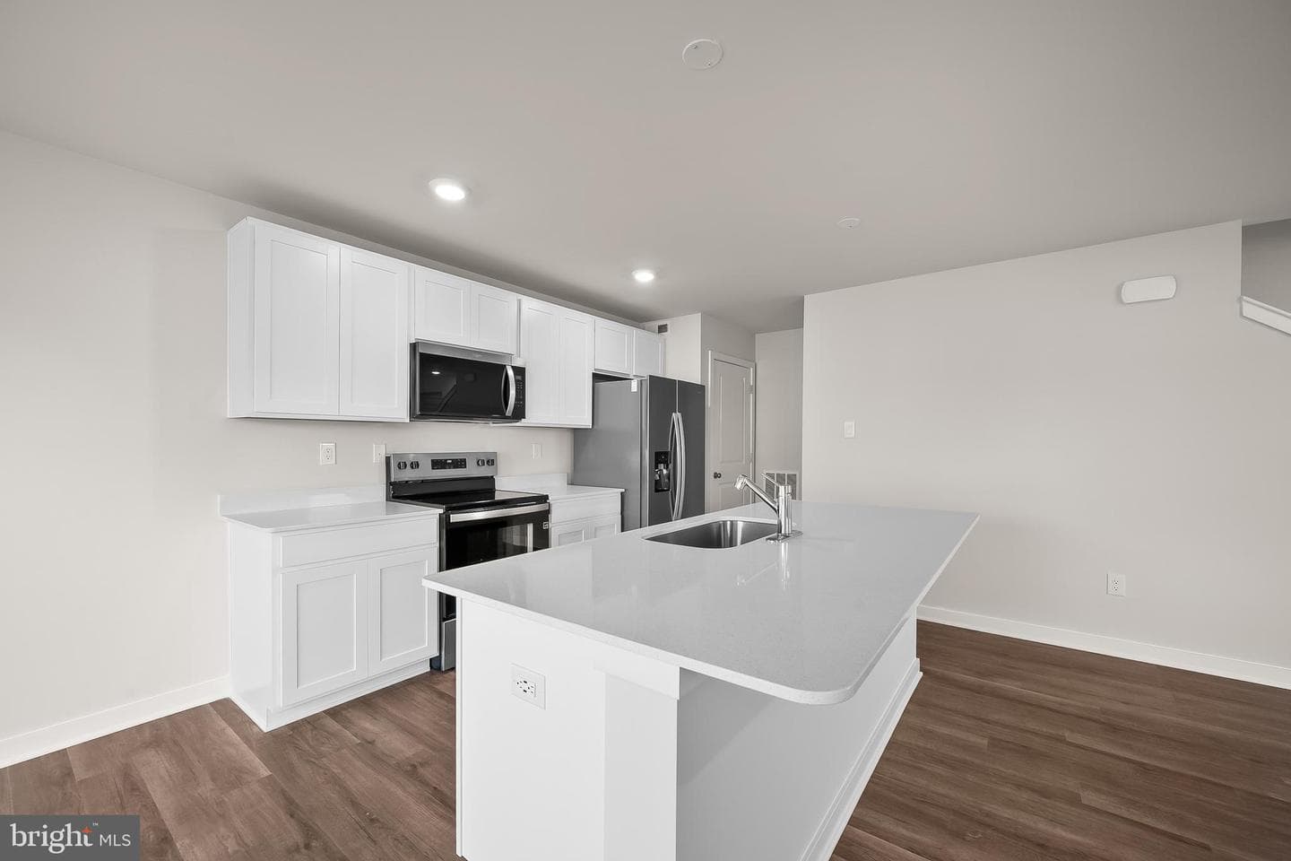 212 Eclipse Street photo 9