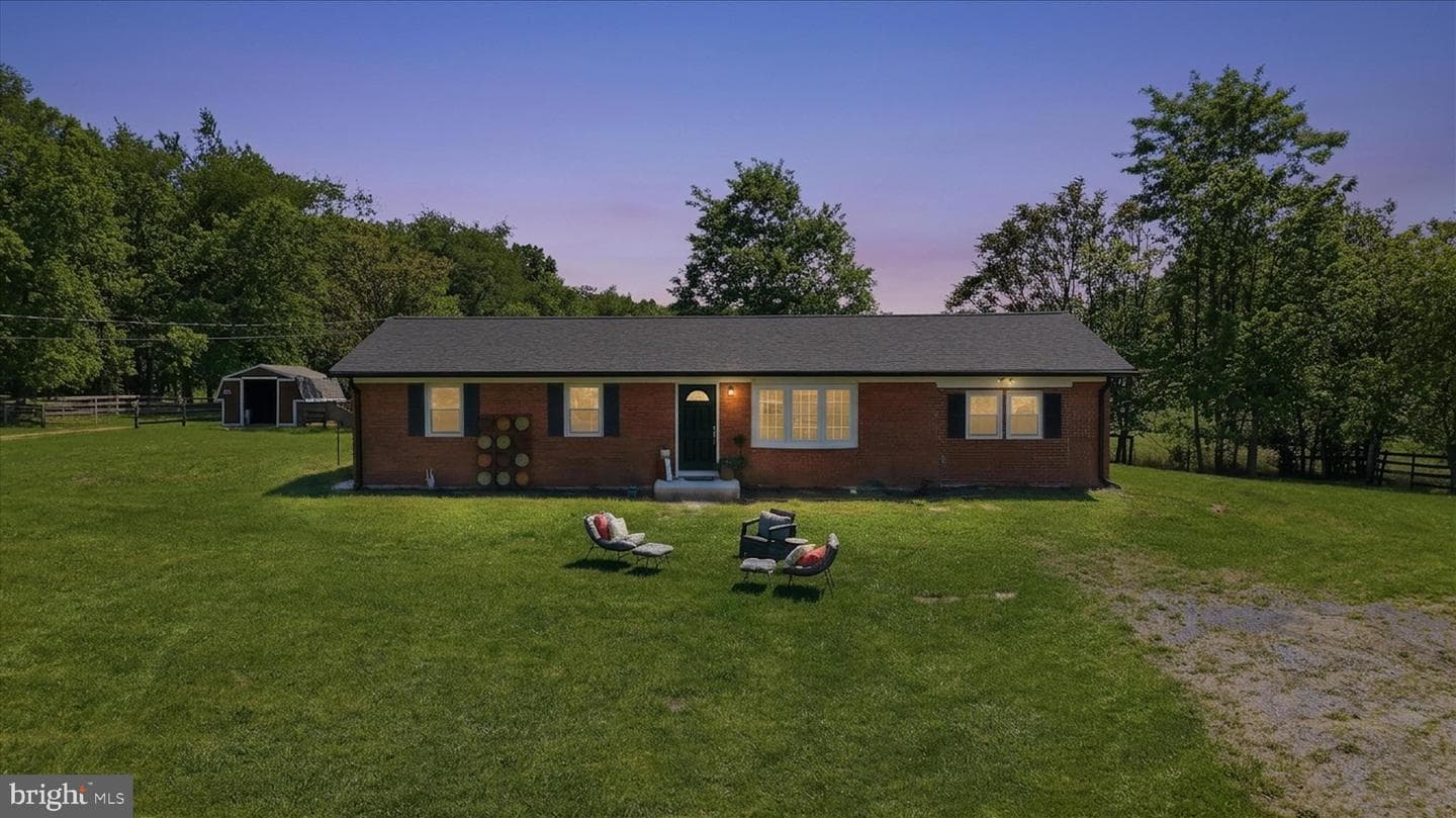 1381 Leetown Road photo 4