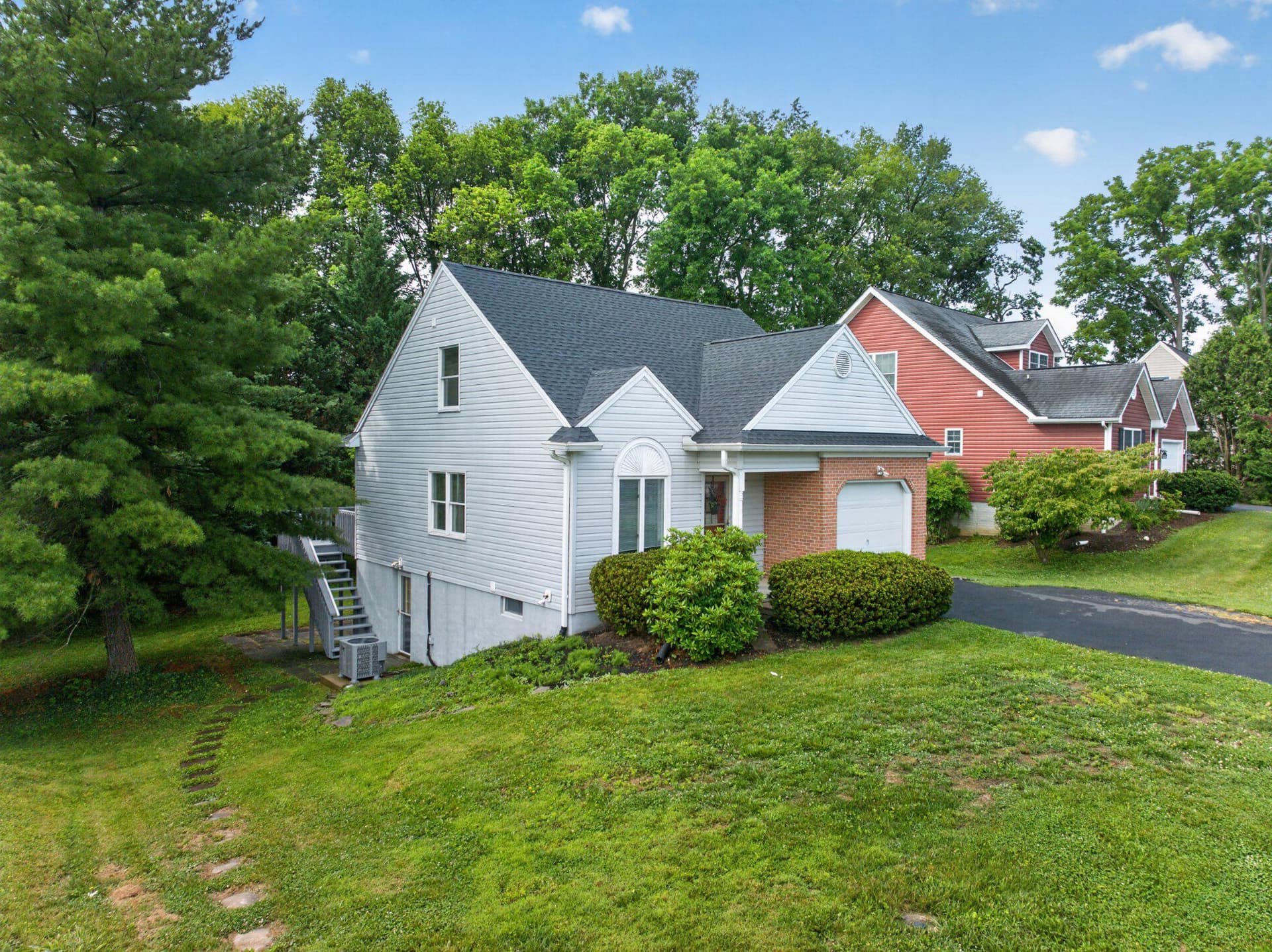122 Hensel Drive photo 8