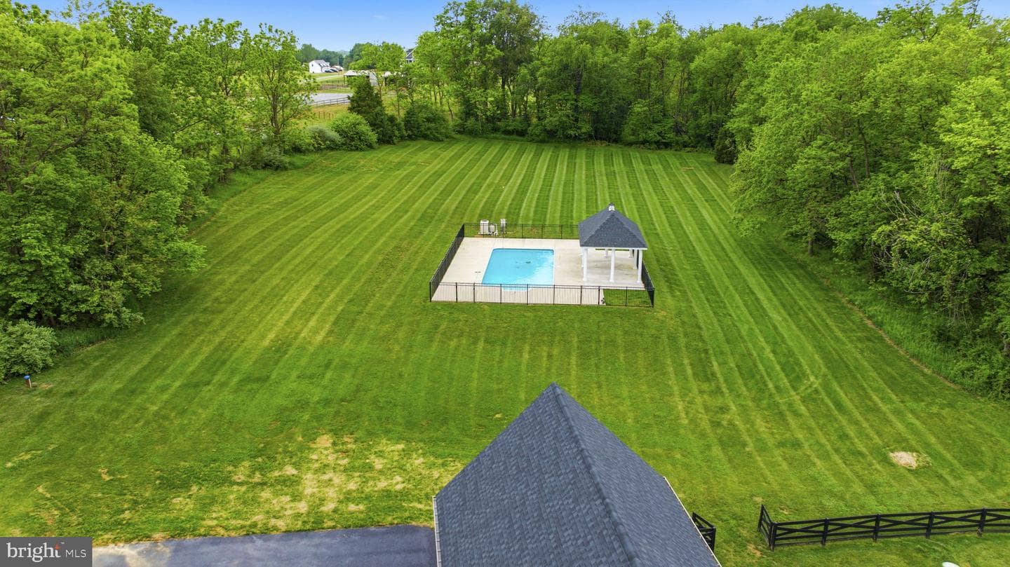 12860 Leetown Road photo 127