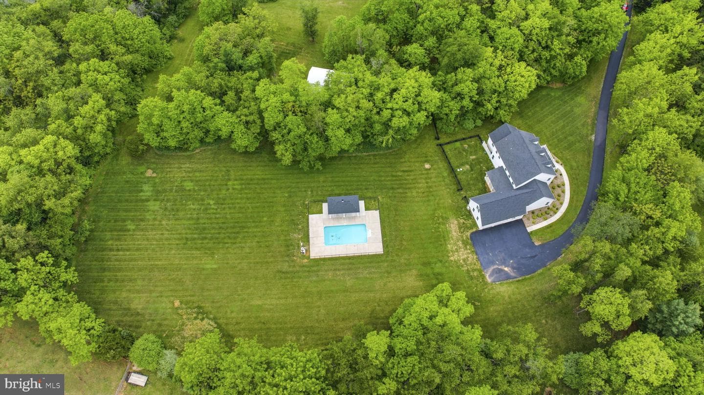 12860 Leetown Road photo 129