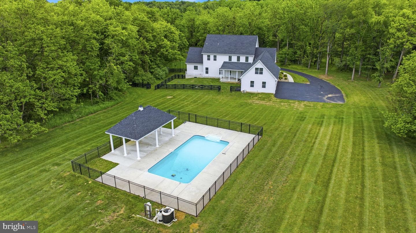 12860 Leetown Road photo 130