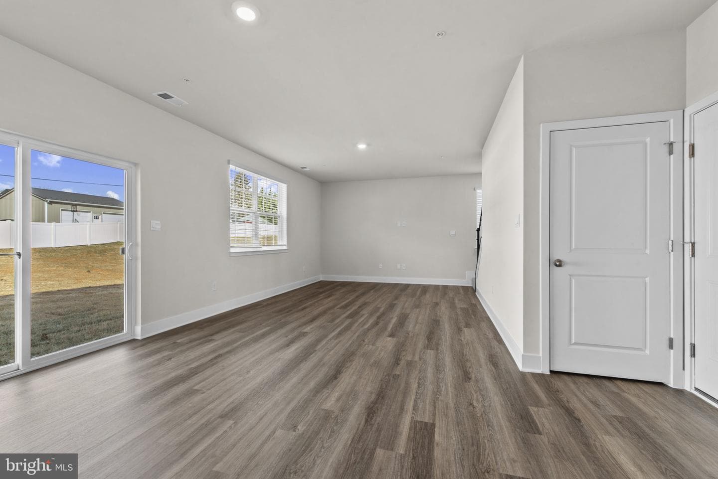 224 Eclipse Street photo 11