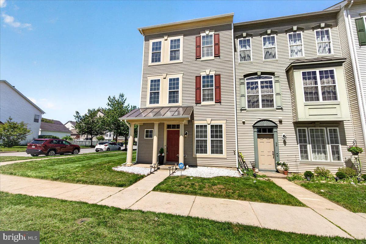 100 Davis Street photo 2