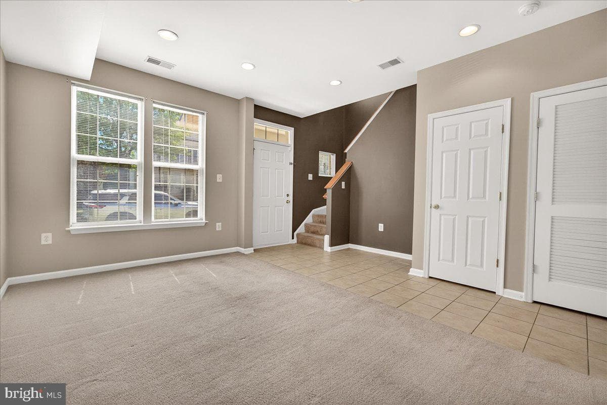 100 Davis Street photo 4